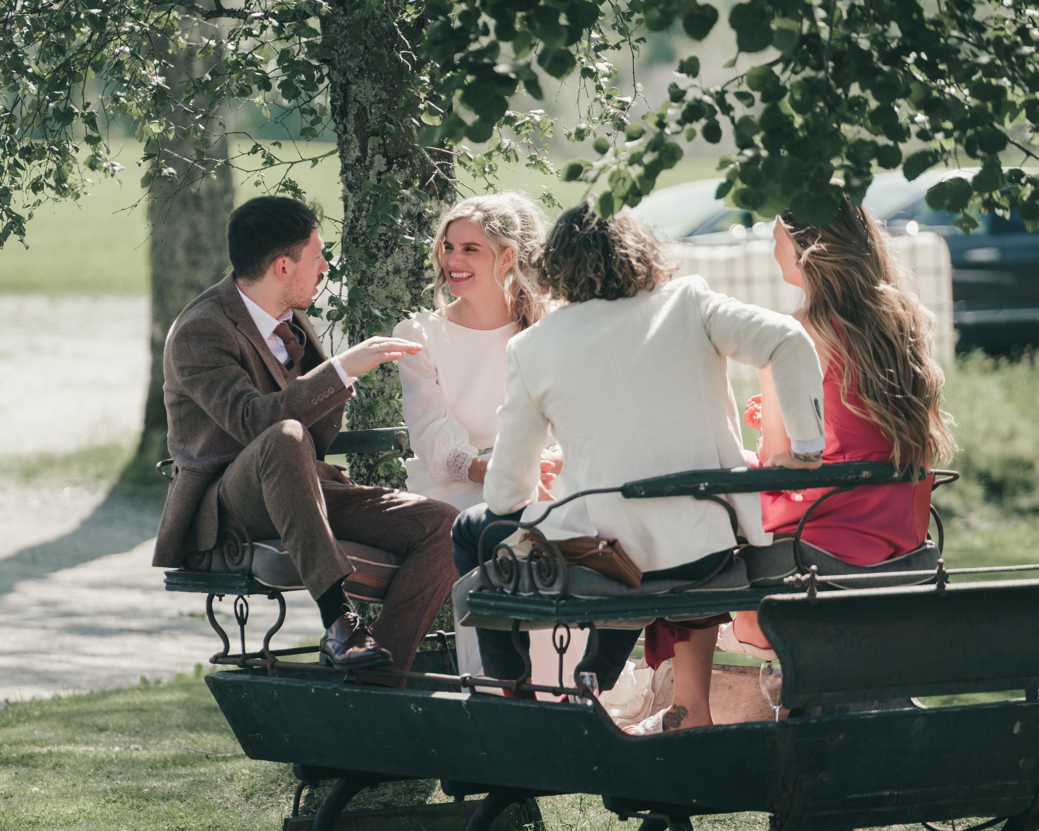 Derfor bør du velge en lokal bryllupsfotograf